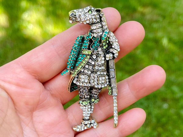Knight Brooch Knight Pin Rhinestone Knight Pendant Horse Head Human Body Brooch Baroque Brooch Vintage Palace Style Brooch